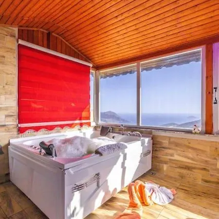 Denize Manzarali Oezel Havuzlu Ev Gameover Villa