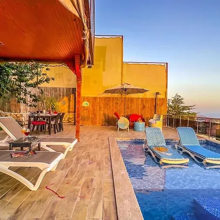Denize Manzarali Oezel Havuzlu Ev Gameover Villa
